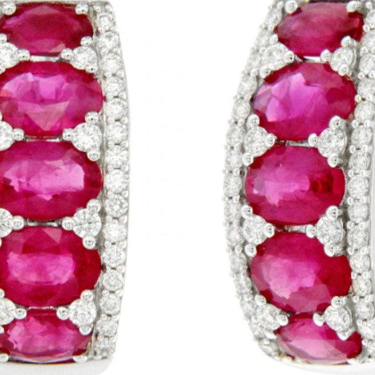 White gold earrings with diamonds and Burmese rubies
18K white gold earrings with diamonds
Diamonds ct.0.66
10 Burmese Rubies ct.4.77


White gold earrings with diamonds and Burmese rubies are part of the Bon Ton collection; classic jewelry with