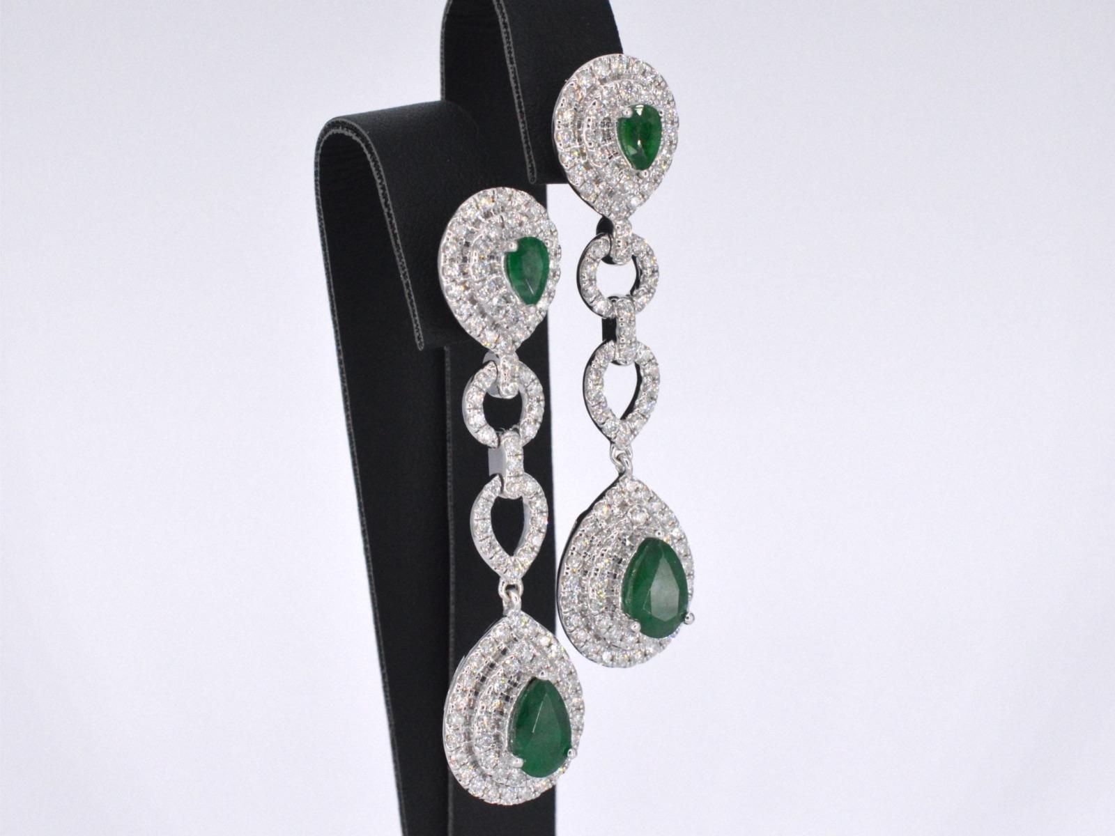 Brilliant Cut White gold earrings with diamonds and emeralds