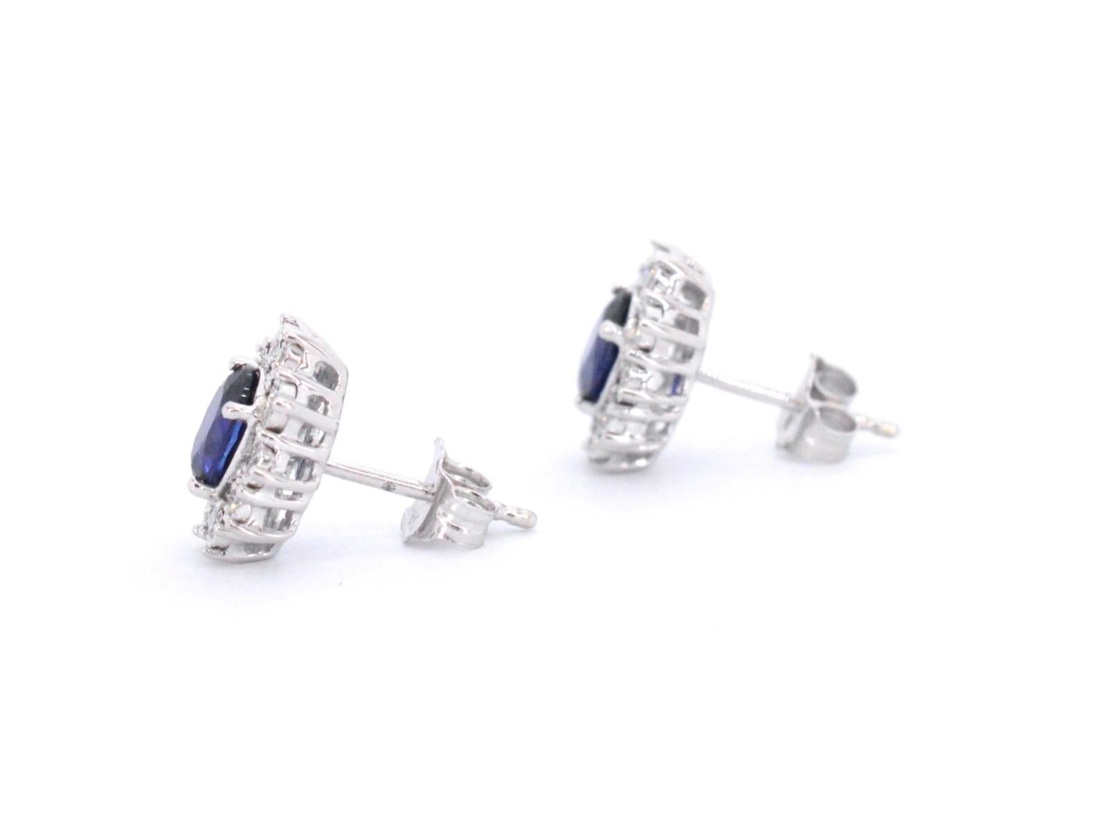 White Gold Earrings with Diamonds and Sapphire In New Condition For Sale In AMSTELVEEN, NH