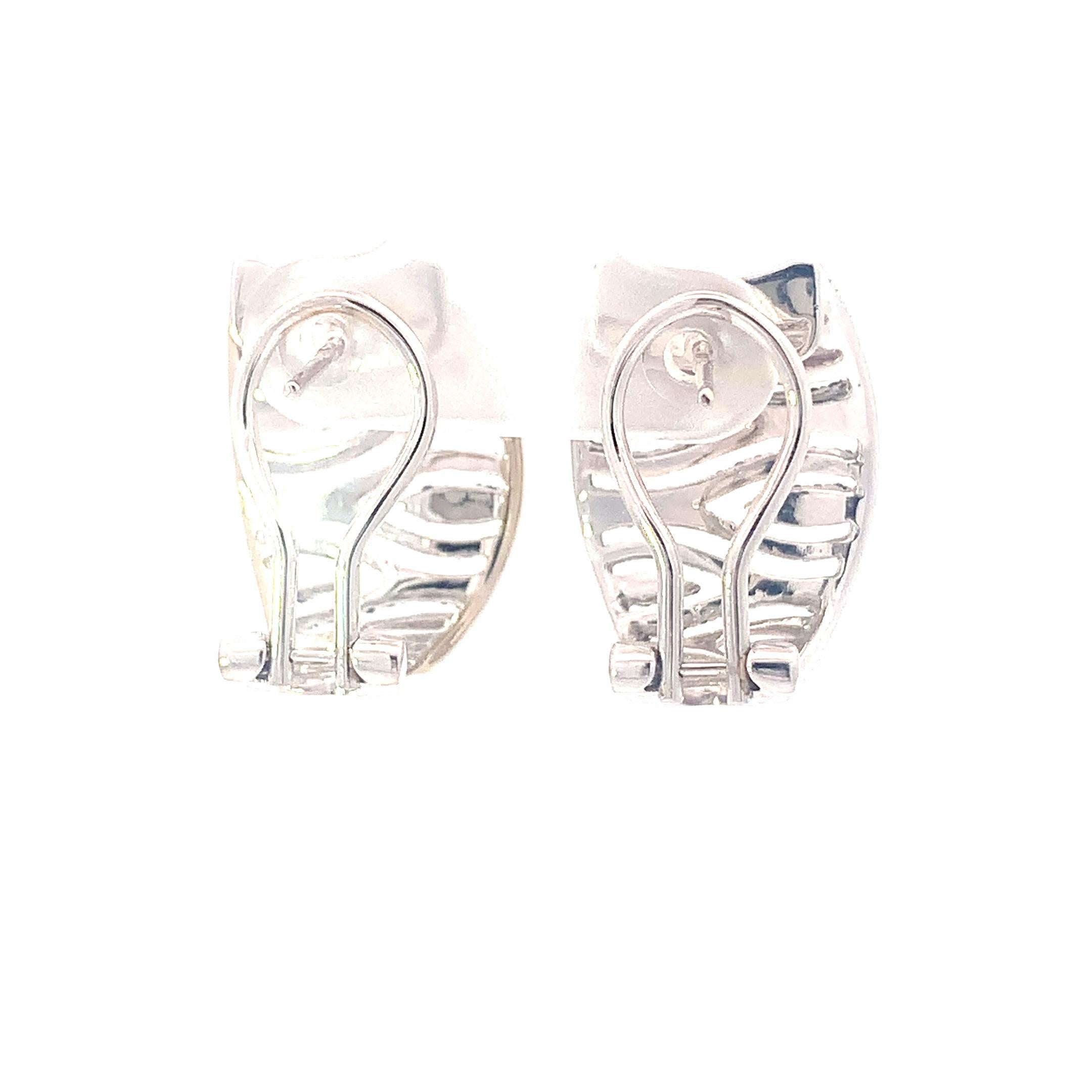 Round Cut White Gold Earrings with Diamonds and Sapphires For Sale