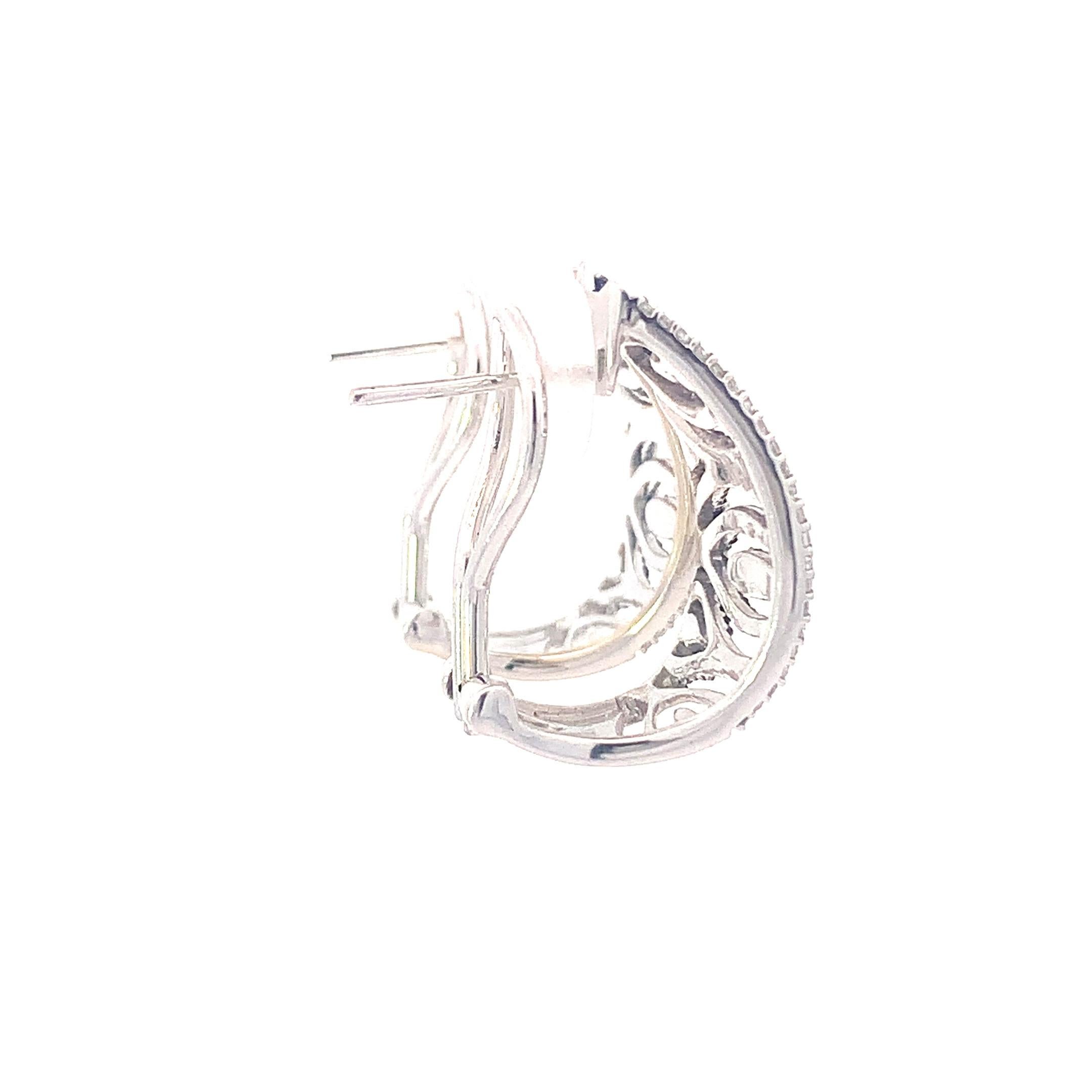 White Gold Earrings with Diamonds and Sapphires In New Condition For Sale In ประเวศ, TH
