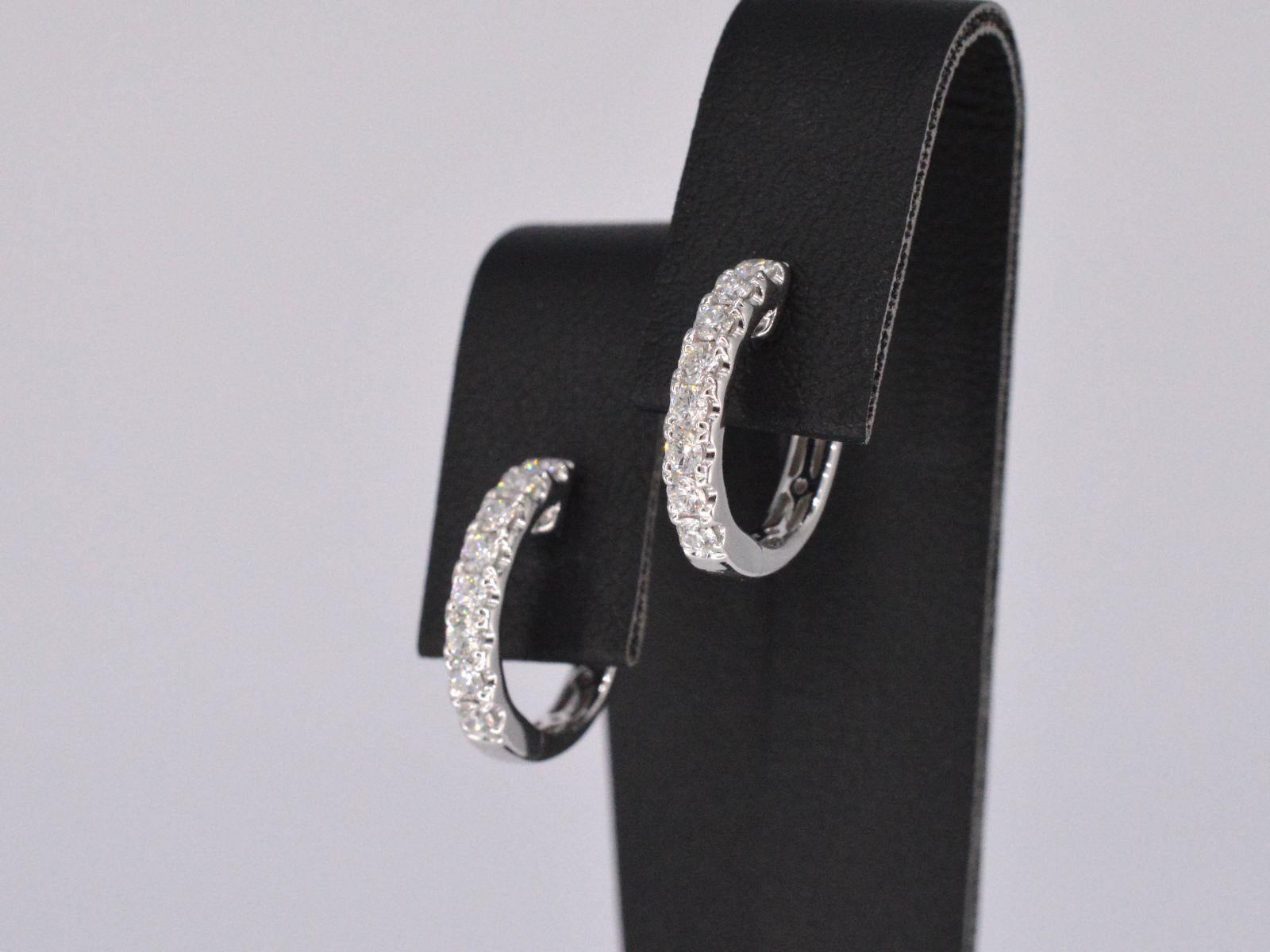 Contemporary White Gold Earrings with Diamonds For Sale