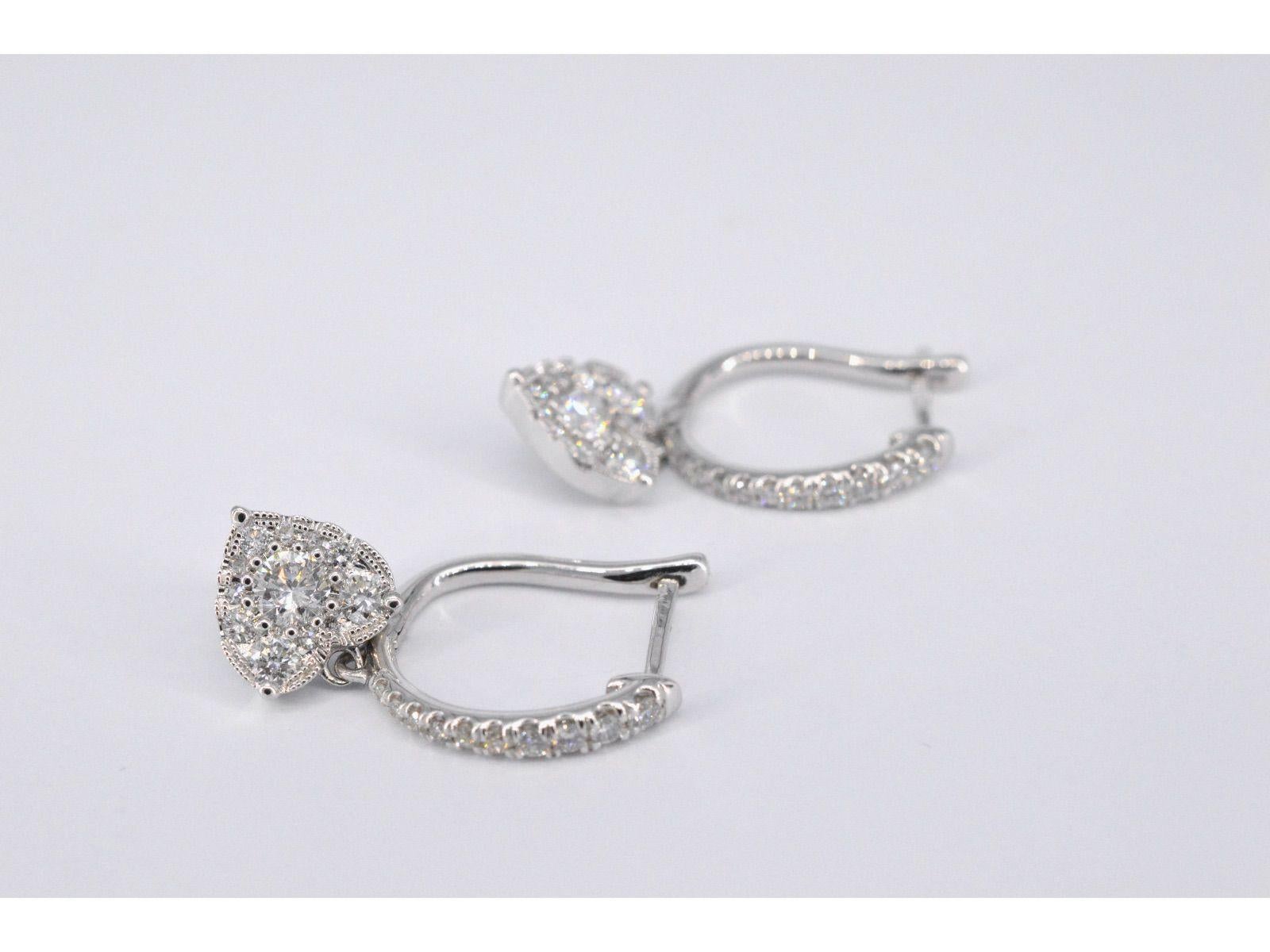 White Gold Earrings with Heart-Shaped Diamonds In New Condition For Sale In AMSTELVEEN, NH