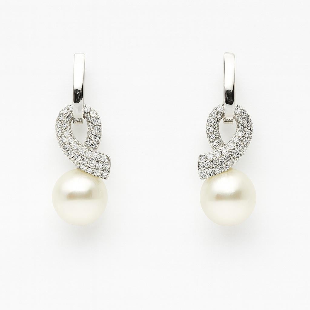 De las mujeres Pendientes de oro blanco con perlas australianas naturales y diamantes en venta