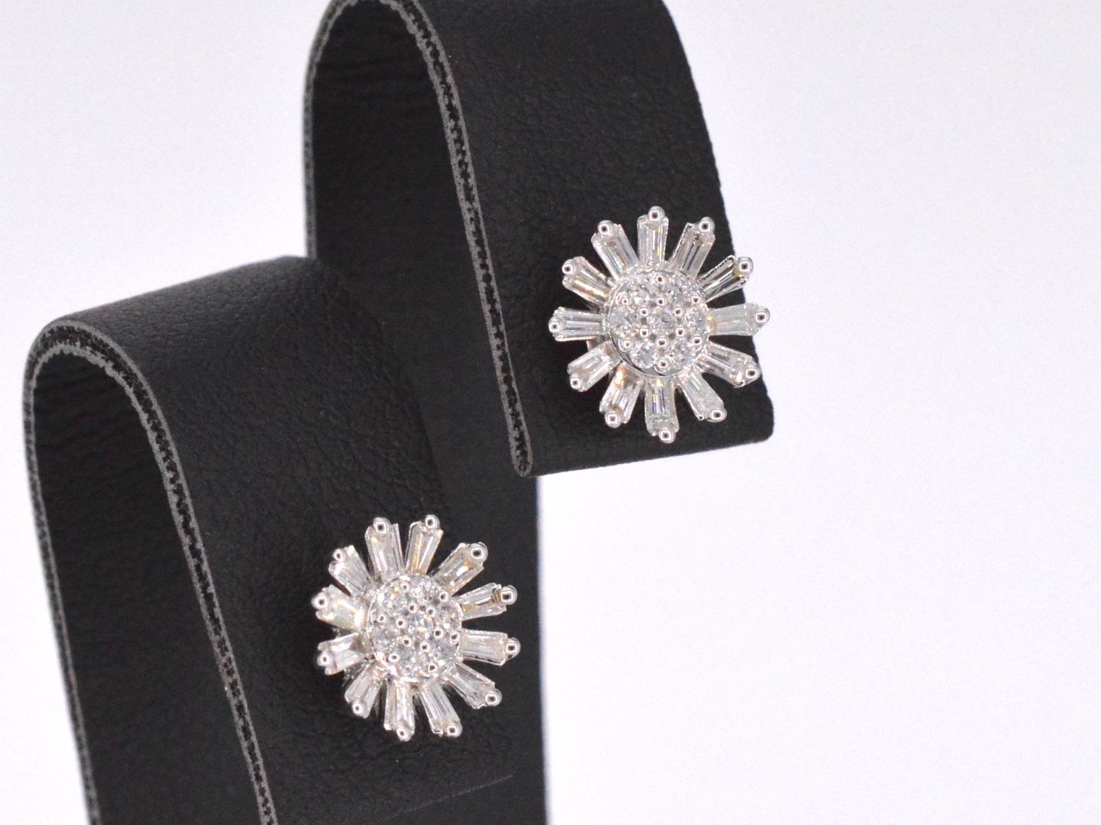 Brilliant Cut White Gold Earrings with Natural Genuine Diamonds For Sale