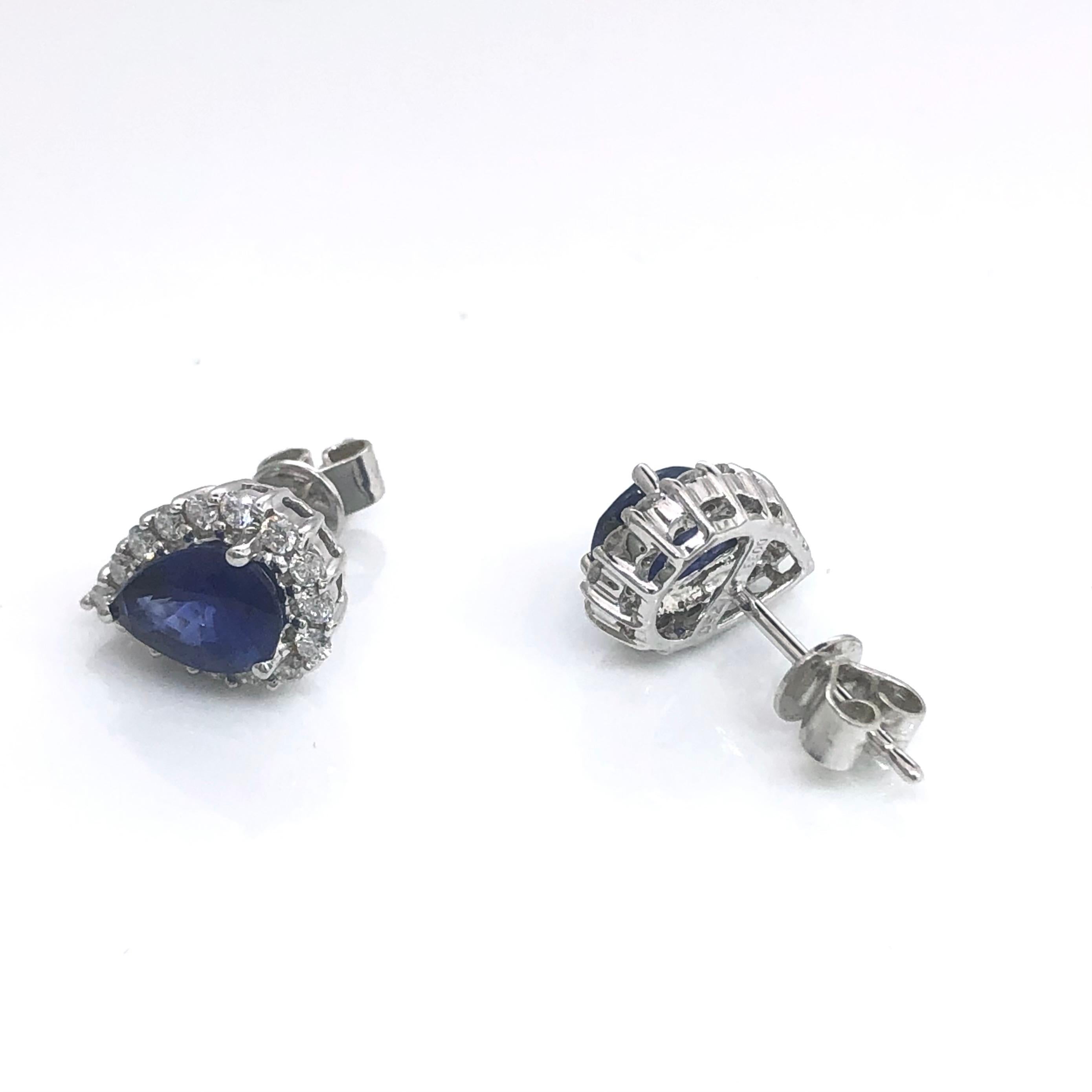 Pear Cut White gold earrings with pear shape Ceylon sapphires surrounded by diamonds For Sale