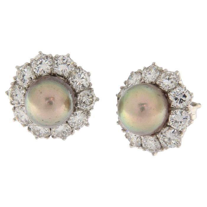 White gold earrings with pearls and 4.00 ct brilliant cut diamonds For Sale
