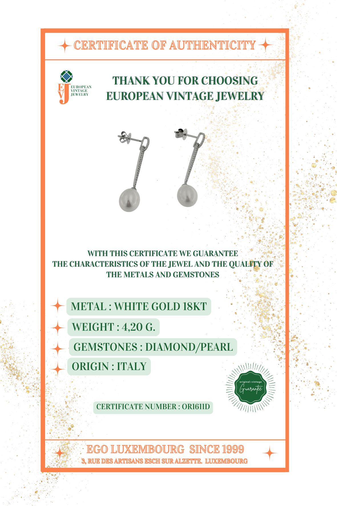 Orecchini in oro bianco con perle e diamanti in vendita 3