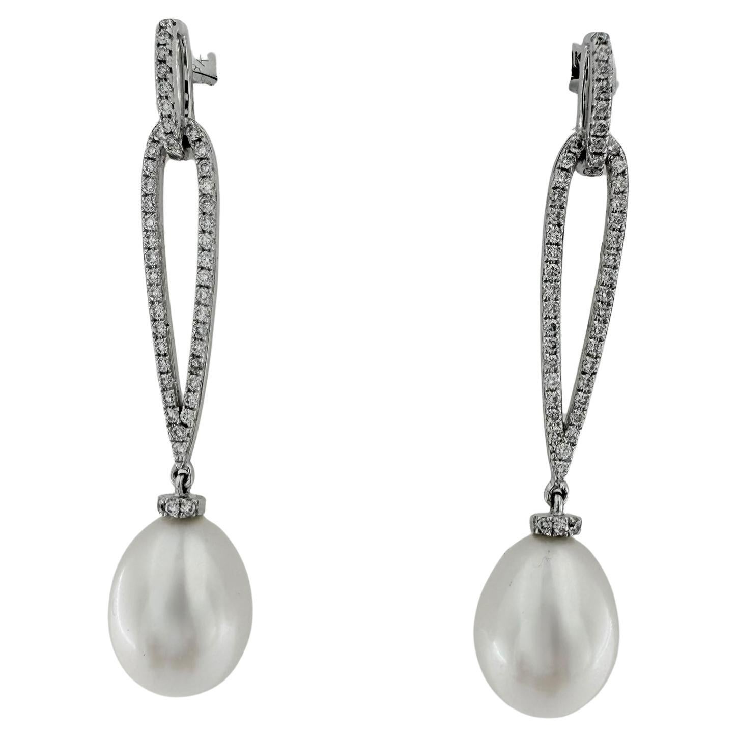 Orecchini in oro bianco con perle e diamanti