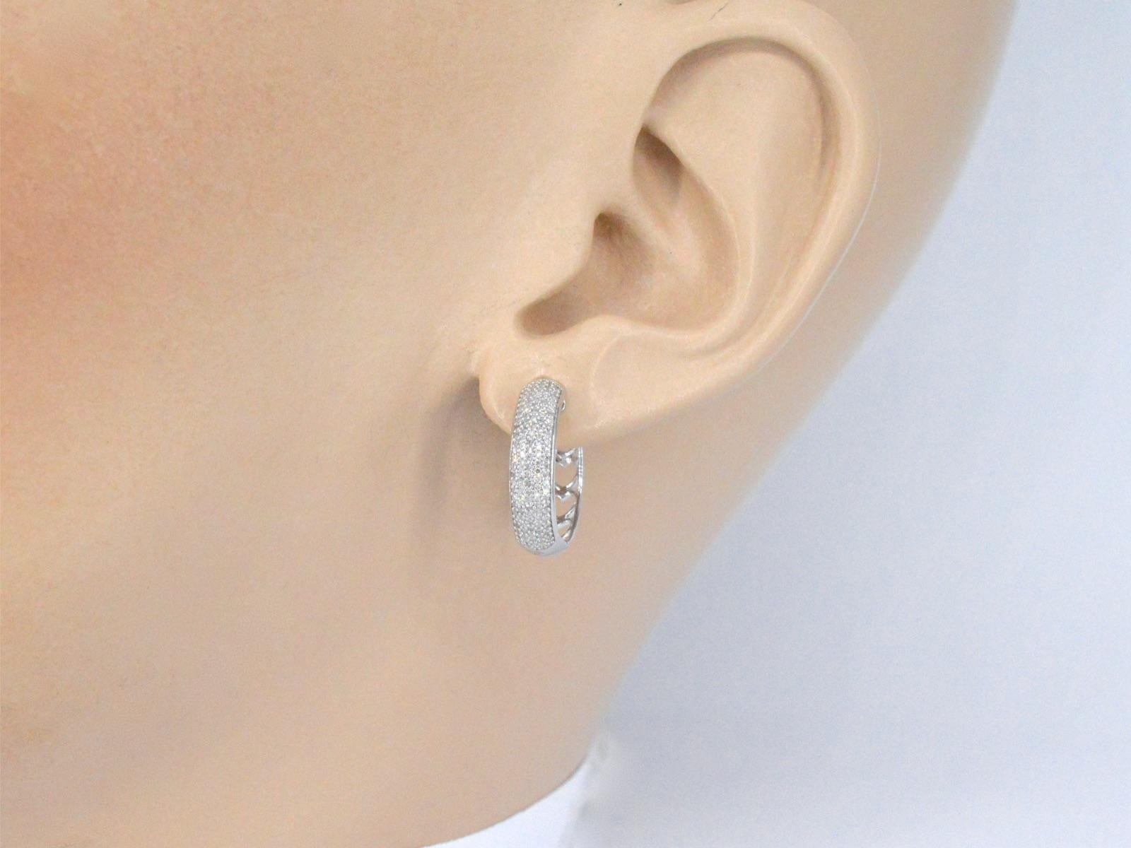 Contemporary White Gold Earrings with Real Diamonds For Sale