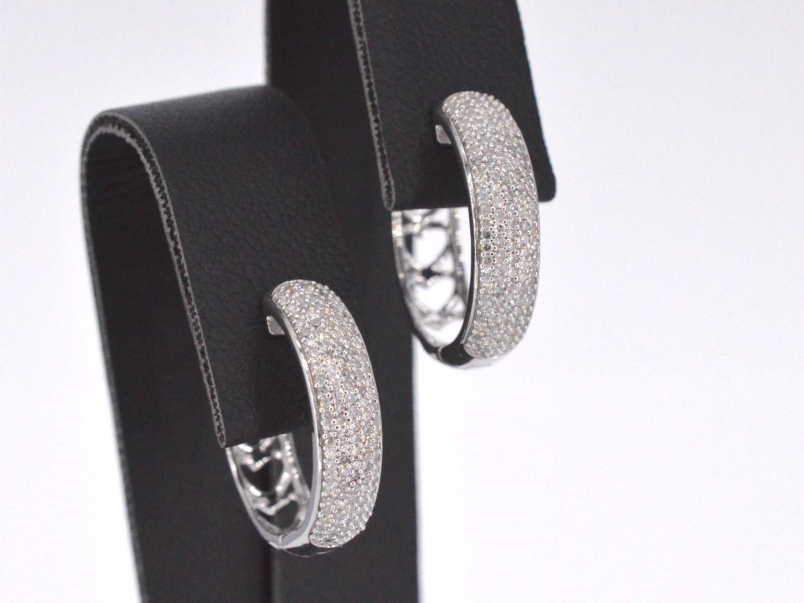 White Gold Earrings with Real Diamonds In New Condition For Sale In AMSTELVEEN, NH