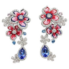 Boucles d'oreilles en or blanc avec tanzanites, diamants blancs, saphirs et micromosaïque