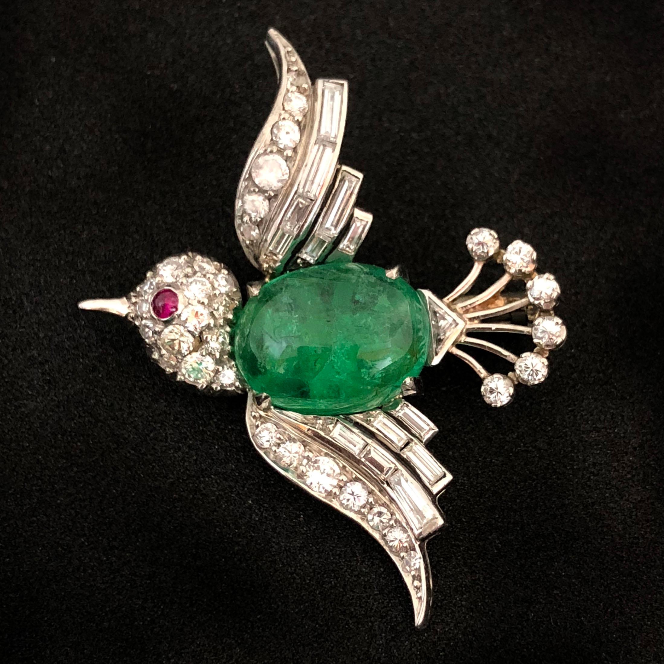 White Gold Emerald Diamond and Ruby Bird Brooch, 1940s In Excellent Condition In Idar-Oberstein, DE
