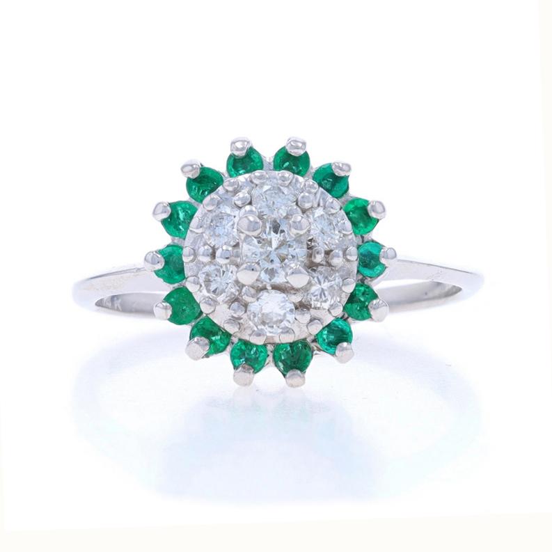 Dimensione: 7
Tassa sulle taglie: Up 3 taglie per $40 o Down 2 taglie per $40

Contenuto del metallo: Oro bianco 14k

Informazioni su A. Stone

Smeraldi naturali
Trattamento: Oliatura
Carati: .42ctw
Taglio: Rotondo
Colore: verde

Diamanti