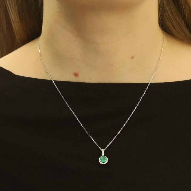 White Gold Emerald Diamond Halo Pendant Necklace - 14k Round 1.16ctw Adjustable In New Condition For Sale In Greensboro, NC