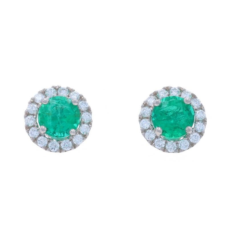 Contenuto del metallo: Oro bianco 14k

Informazioni su A. Stone

Smeraldi naturali
Trattamento: Oliatura
Carati: 1.35ctw
Taglio: Rotondo
Colore: verde

Diamanti naturali
Carati: .33ctw
Taglio: Rotondo brillante
Colore: F - G
Chiarezza: VS2 -