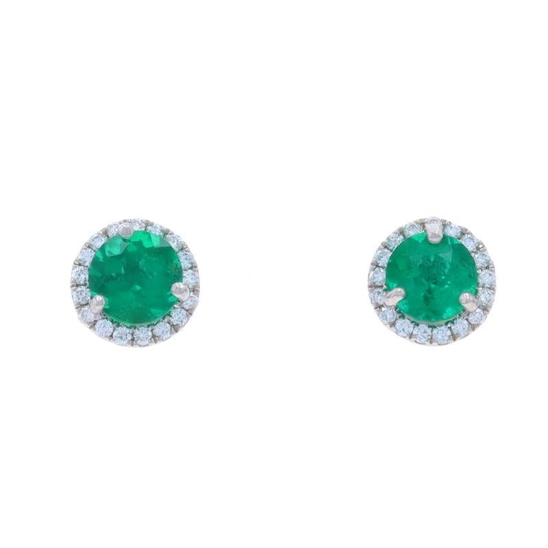 Contenuto del metallo: Oro bianco 14k

Informazioni su A. Stone

Smeraldi naturali
Trattamento: Oliatura
Carati: .84ctw
Taglio: Rotondo
Colore: verde

Diamanti naturali
Carati: .12ctw
Taglio: Rotondo brillante
Colore: F - G
Chiarezza: VS2 -