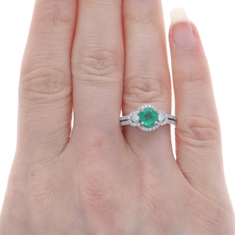 Ring aus Weißgold mit Smaragd und Diamant - 18k rund 1,46 ctw (Rundschliff) im Angebot
