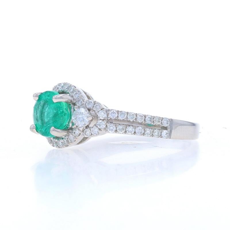 Ring aus Weißgold mit Smaragd und Diamant - 18k rund 1,46 ctw im Zustand „Neu“ im Angebot in Greensboro, NC