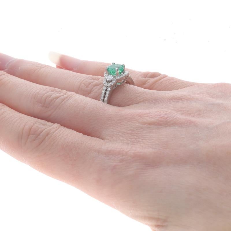 Ring aus Weißgold mit Smaragd und Diamant - 18k rund 1,46 ctw Damen im Angebot