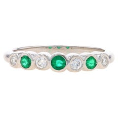Weißgold Smaragd Diamant Sieben-Stein-Ring 14k Rnd.42ctw Lünette gefasster Ehering