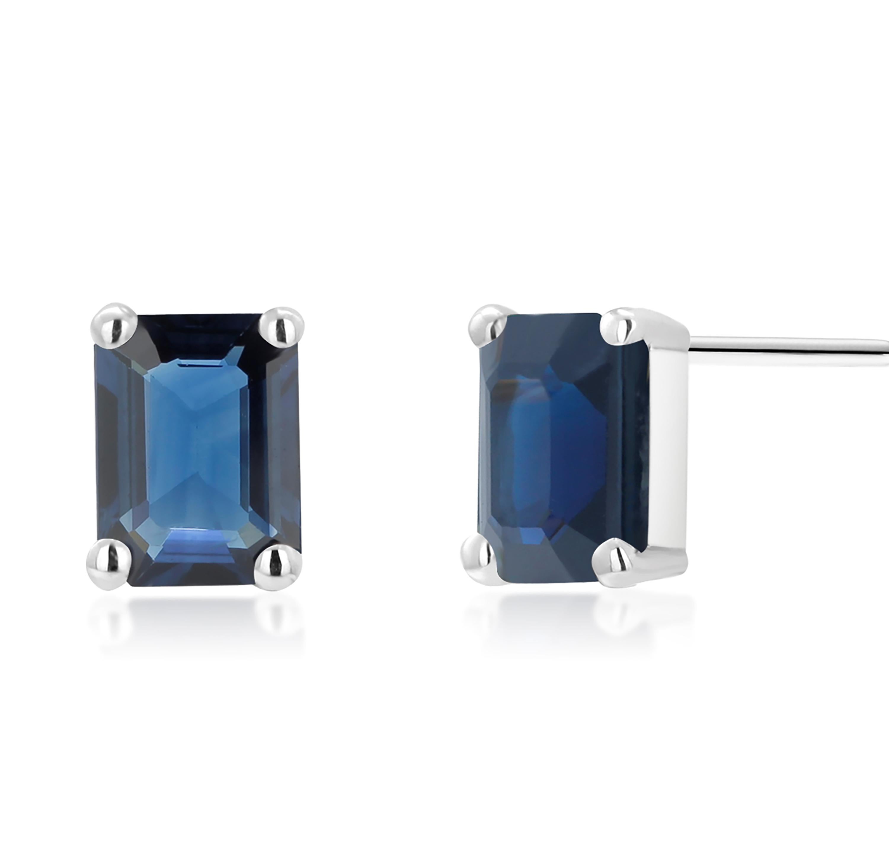 White Gold Emerald Shaped Sapphire Stud Earrings Weighing 1.90 Carat 2