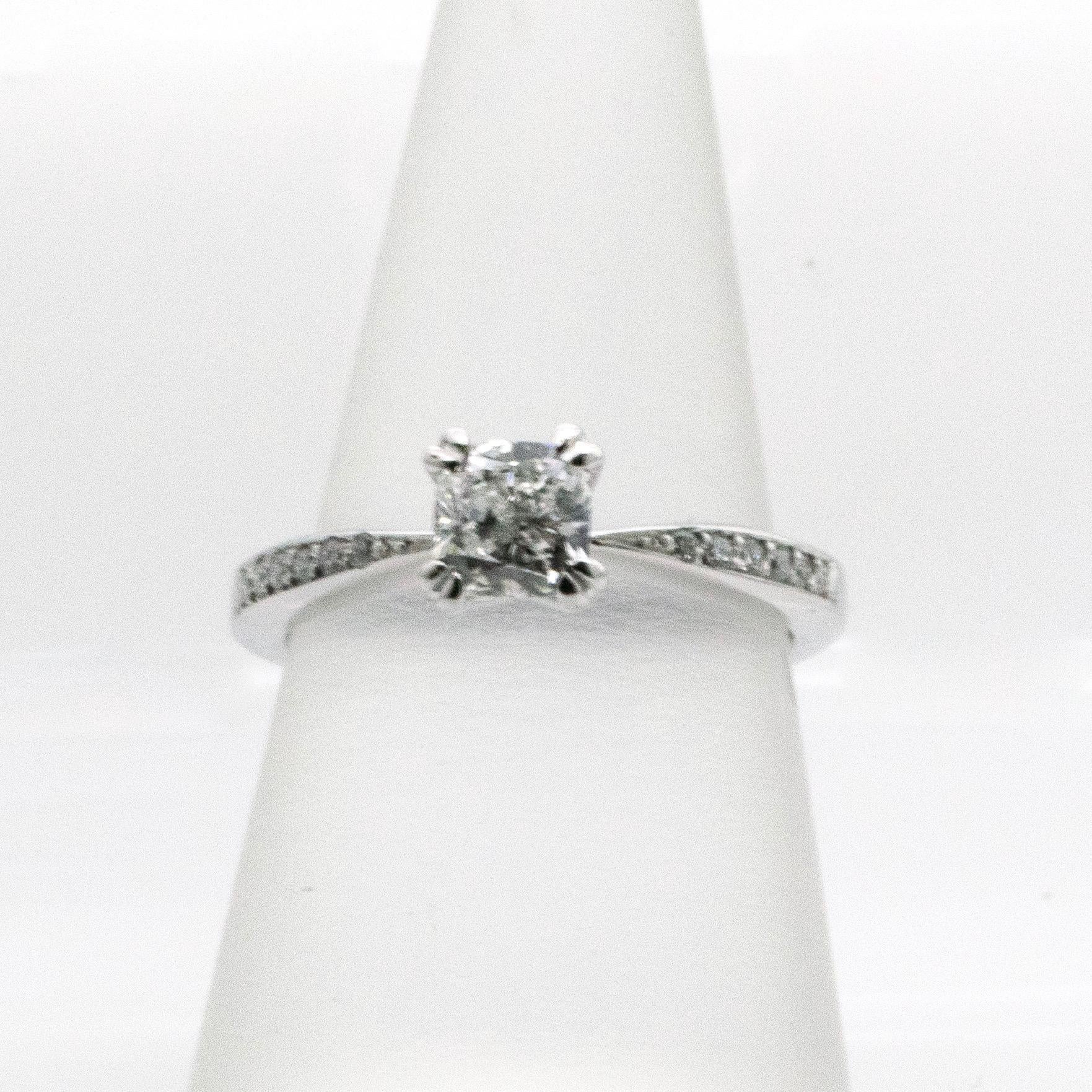Contemporary White Gold Engagement Ring Claw Set with One Cushion Cut Diamond 0.72 Carats