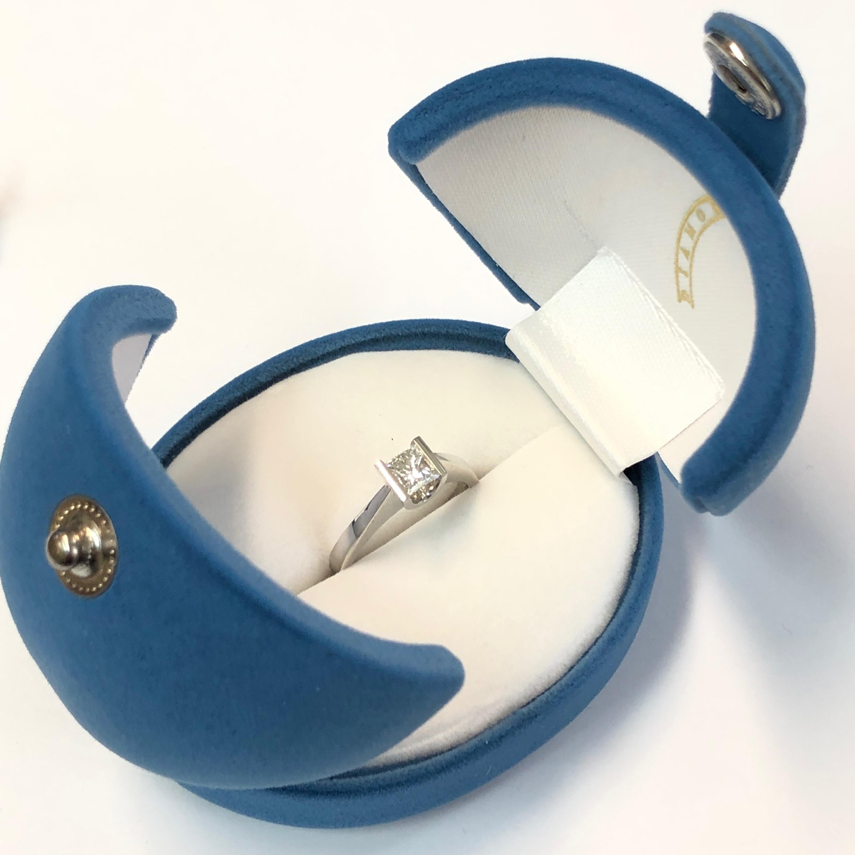 Contemporary White Gold Engagement Ring U-Set Natural Diamond 0.51 Carats, Princess Cut For Sale
