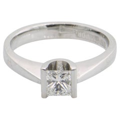 Bague de fiançailles en or blanc sertie d'un diamant naturel de 0,51 carat, taille princesse