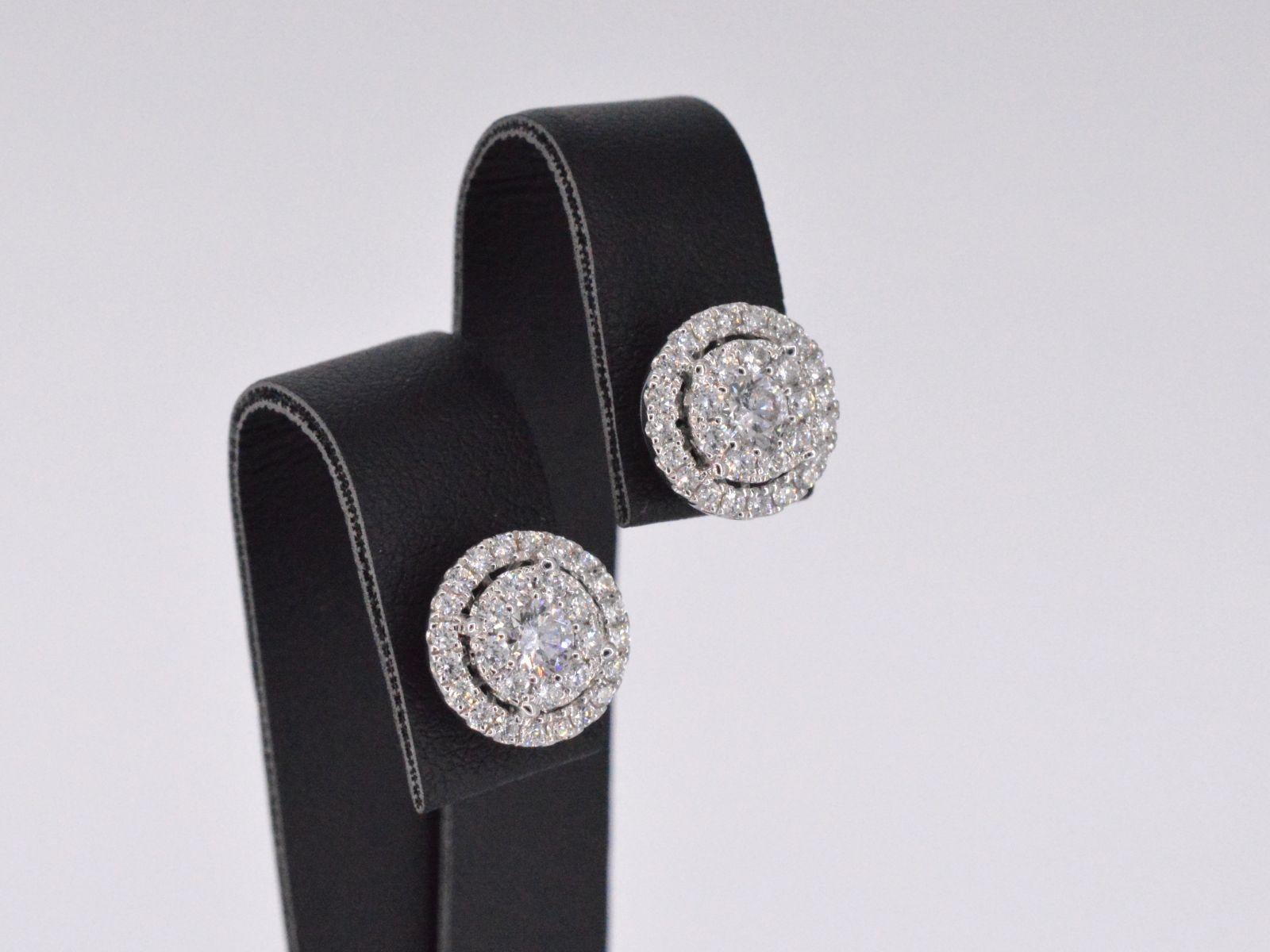 White gold entourage earrings set with 60 brilliant cut diamonds In Excellent Condition For Sale In AMSTELVEEN, NH