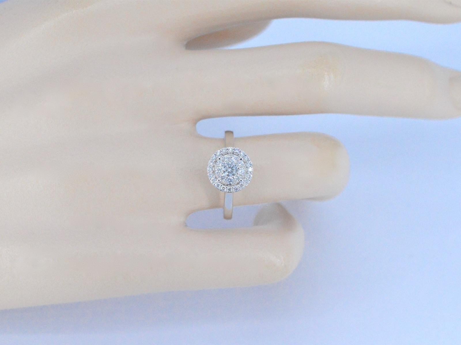 Contemporaneo Anello Entourage in oro bianco con diamanti in vendita