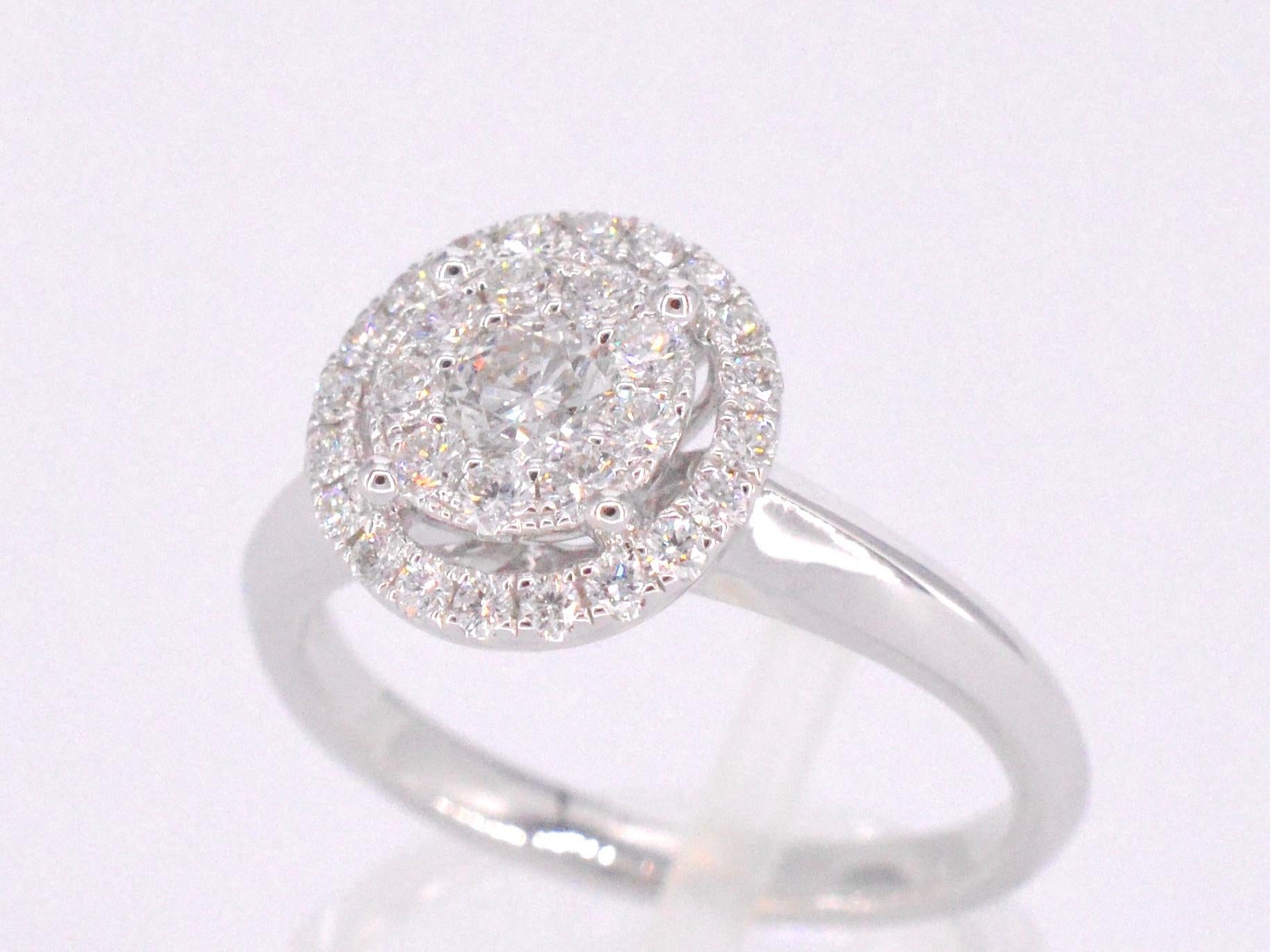 Taglio brillante Anello Entourage in oro bianco con diamanti in vendita