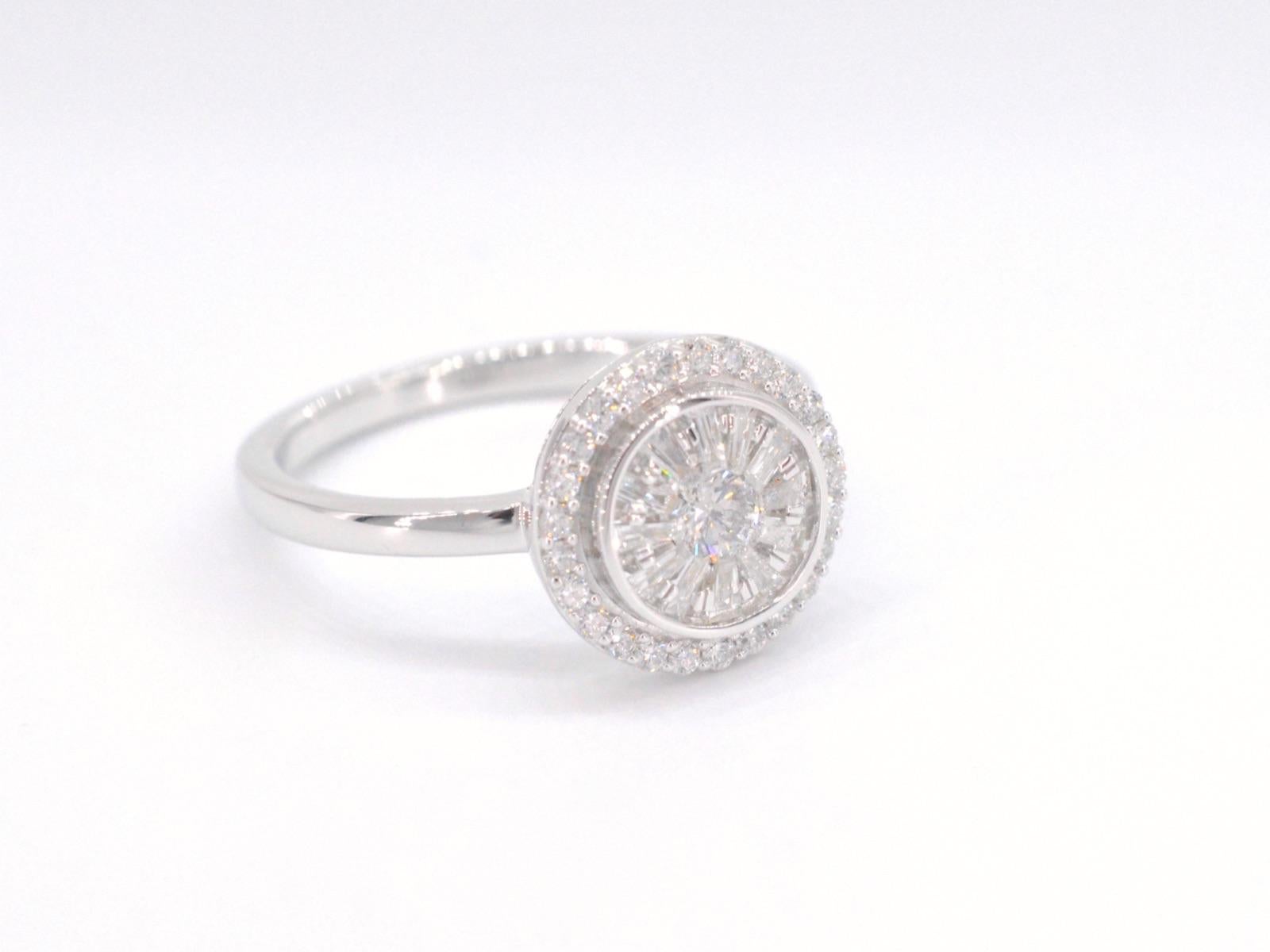 Contemporary White Gold Entourage Ring with Brilliant and Baguette Cut Diamonds For Sale