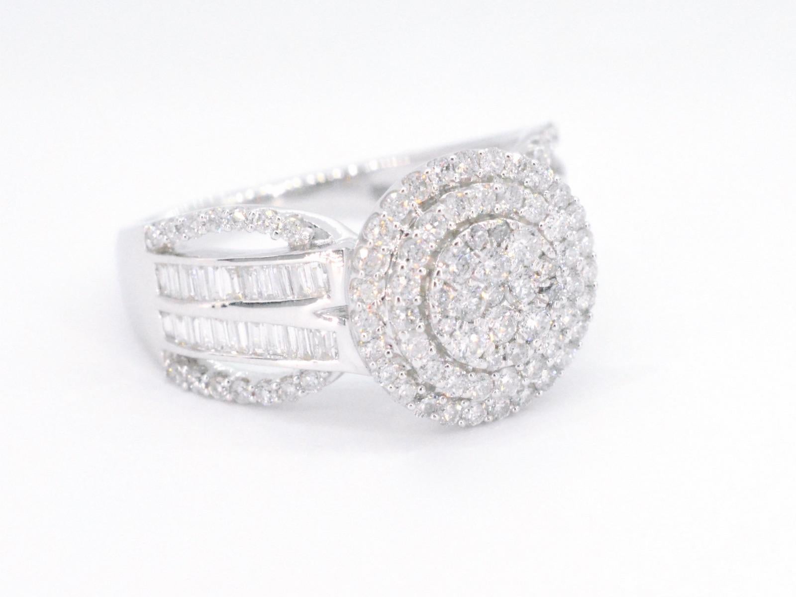 Contemporary White Gold Entourage Ring with Brilliant and Baguette Cut Diamonds For Sale