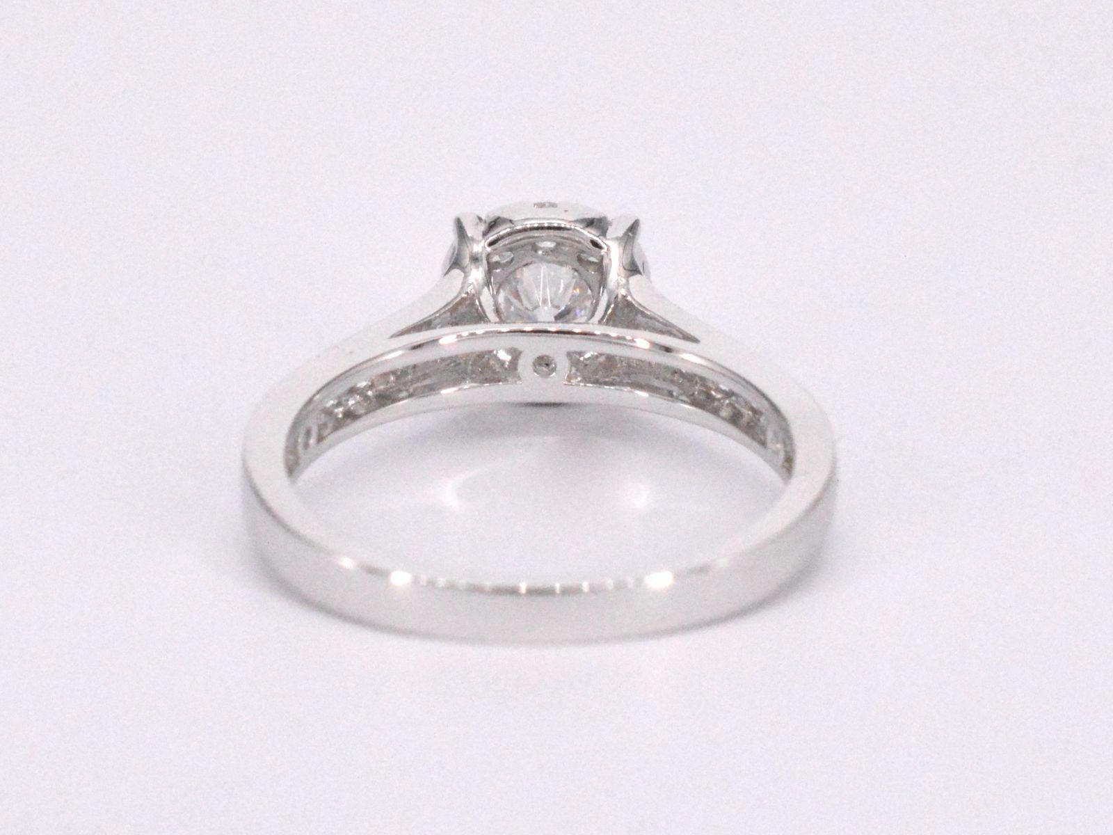 White Gold Entourage Ring with Brilliant Cut Diamonds 1.00 Carat For Sale 2