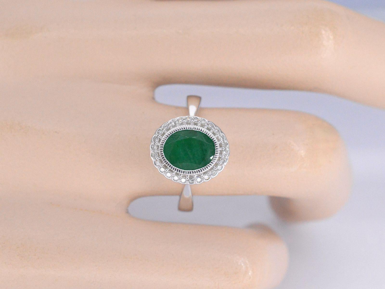 Diamonds

Weight: 0.15 carat

Cut: Brilliant cut

Colour: F-G

Clarity: SI-P

Quality: Very good

Gemstone: Emerald

Cut: Oval cut

Weight: 2.00 carats

Jewel: Ring

Weight: 4.0 gram

Hallmark: 14 karat 

Ring size: 54 (17.25 mm)

Condition: