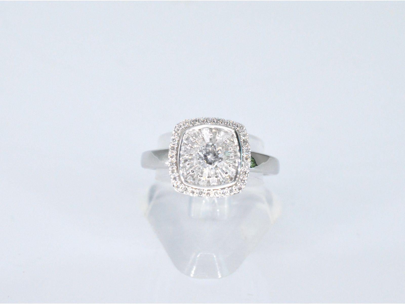 Women's White Golden Entourage Ring with Diamonds For Sale