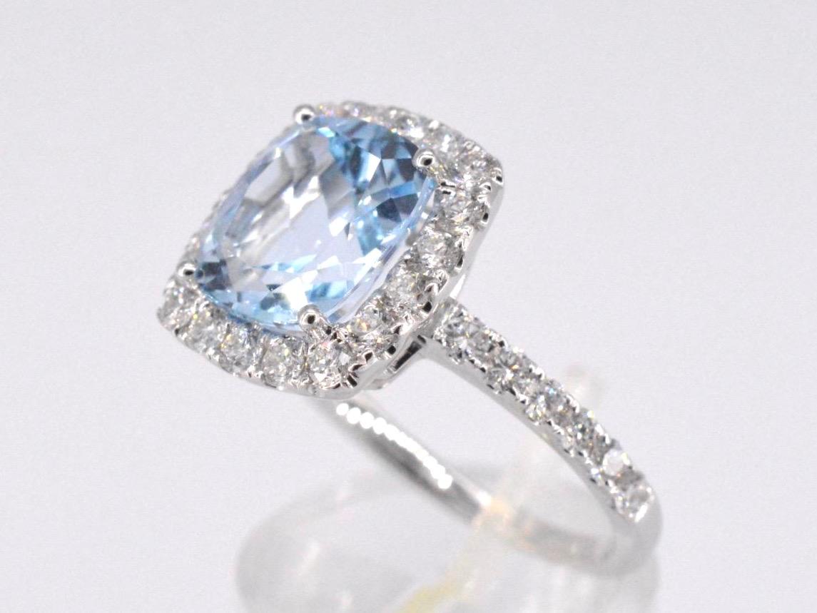 Contemporary White Gold Entourage Ring with Natural Topaz and Diamonds For Sale