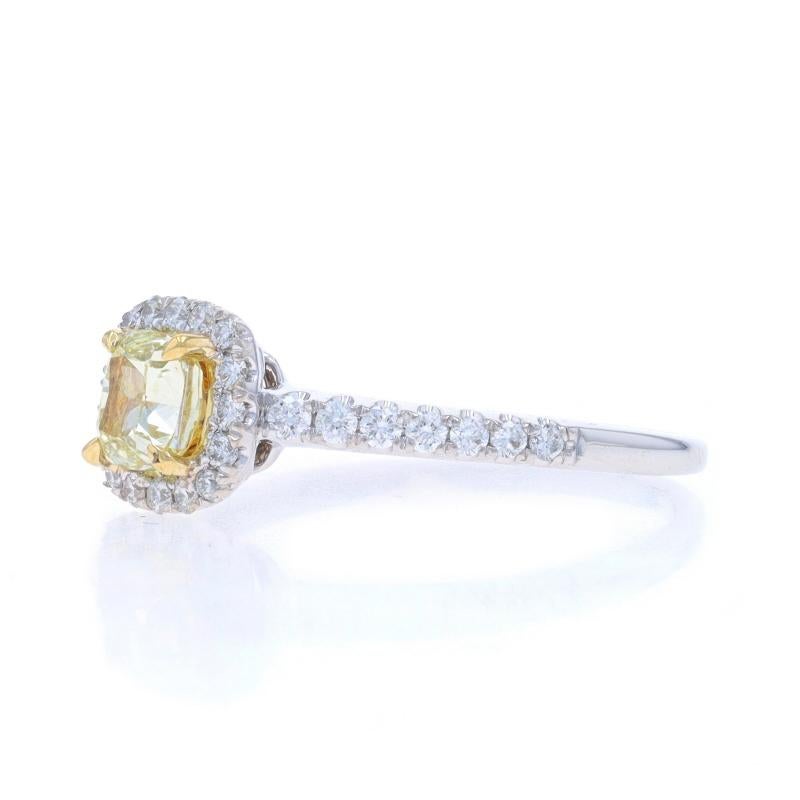 Anello di fidanzamento aureolato con diamanti gialli in oro bianco - Cuscino quadrato 18 carati da 0,85 ct. In condizioni ottime in vendita a Greensboro, NC