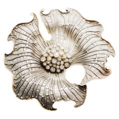 White Gold Flower Limited Edition Brooch with Diamonds