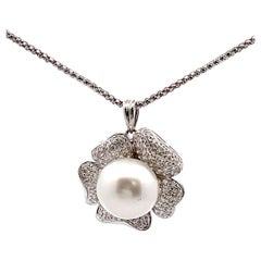 18K White Gold Flower Pendant Necklace with South Sea Pearl and Diamonds