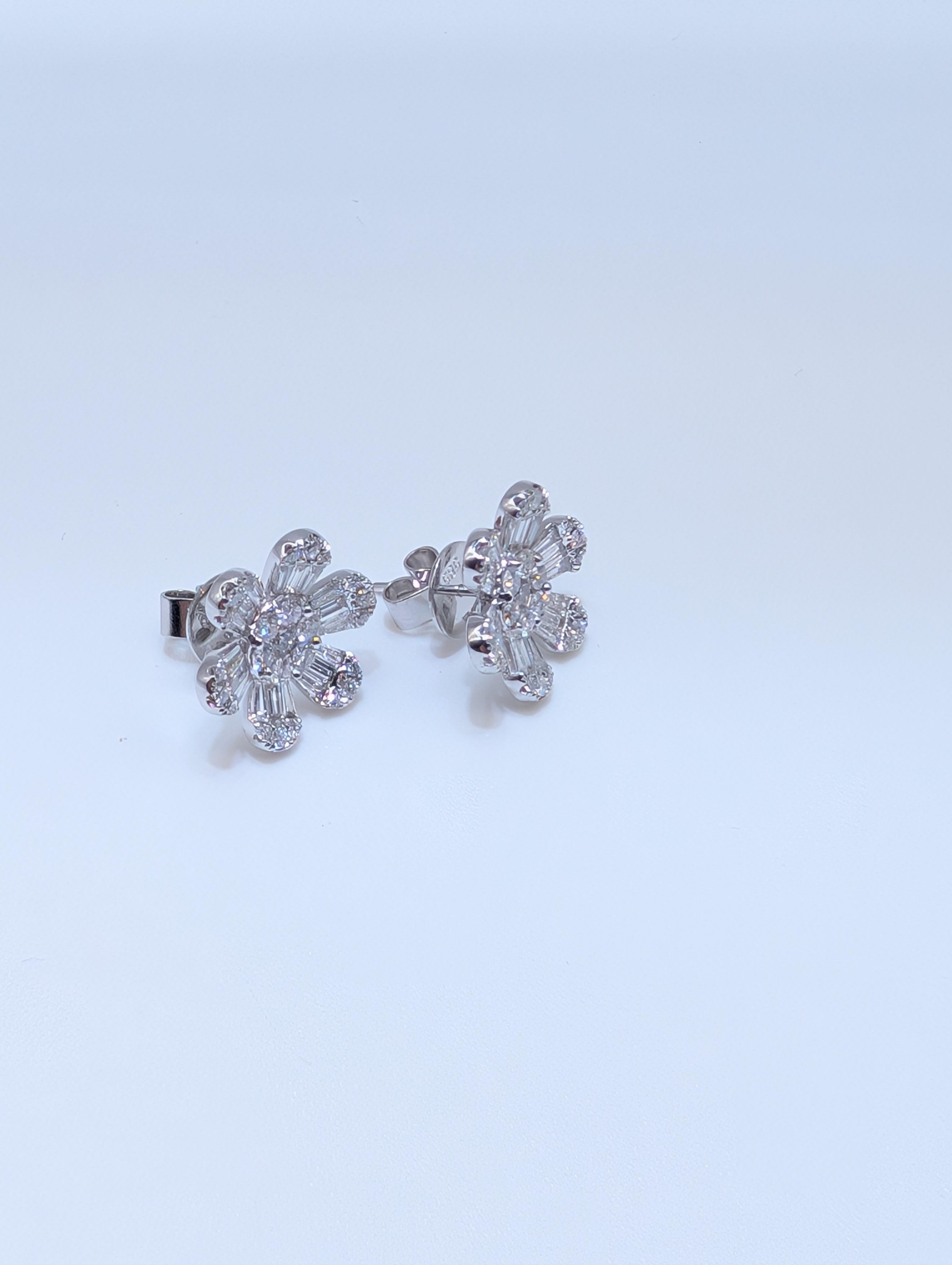Women's White Gold Flower Shape Diamond Stud Earrings with Baguette and Round Diamonds For Sale