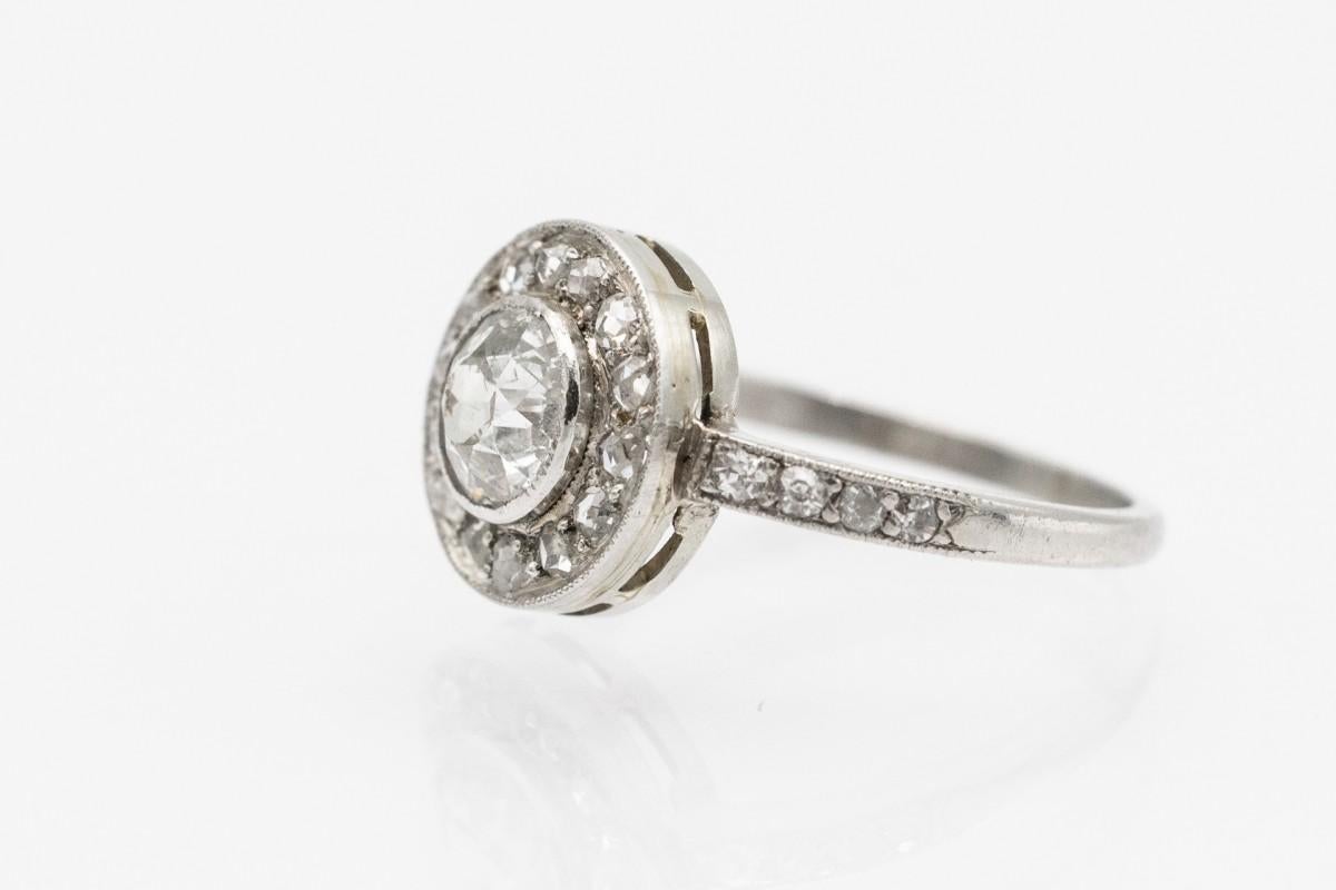 White gold French ring with 0.95ct diamonds, mid XX century. In Good Condition For Sale In Chorzów, PL