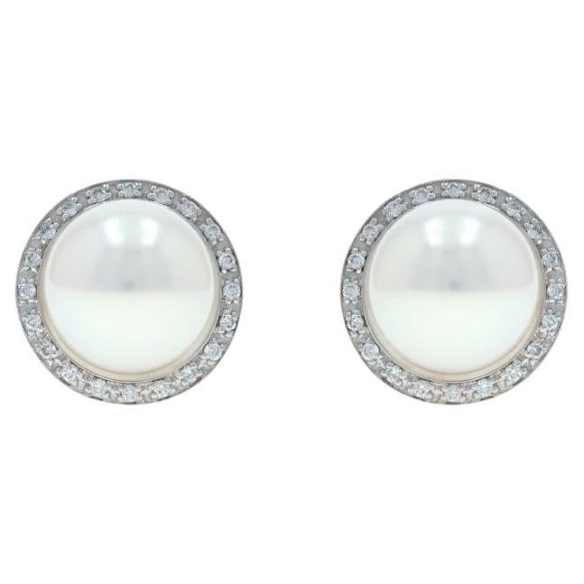 Boucles d'oreilles or blanc perles d'eau douce diamant halo 14k .10ctw Pierced en vente