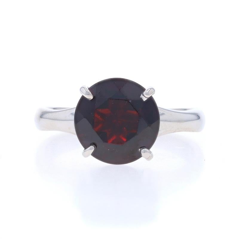 Taille : 6
Frais de taille : Up&Up 3 tailles pour $35 ou Down 2 tailles pour $35

Contenu métallique : Or blanc 14k

Informations sur les pierres

Grenat Nature
Carat(s) : 2.61ct
Coupe : Ronde
Couleur : Rouge

Total des carats : 2.61ct

Style :
