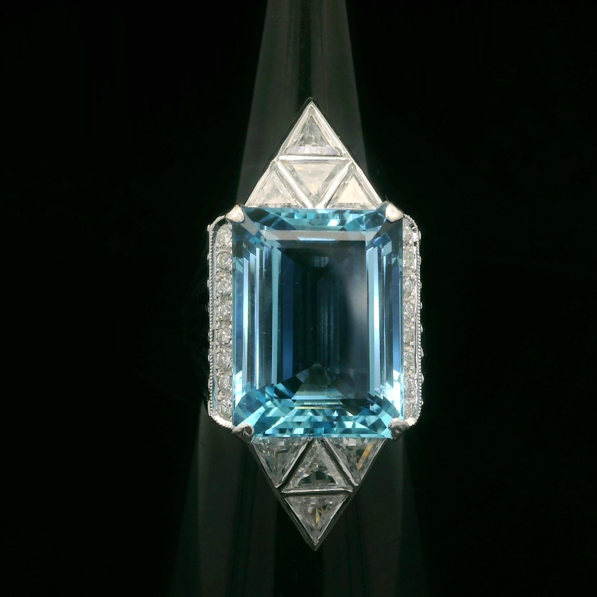 White Gold GIA 12.40ctw High Quality Aquamarine Trillion Diamond Geometric Ring For Sale 5