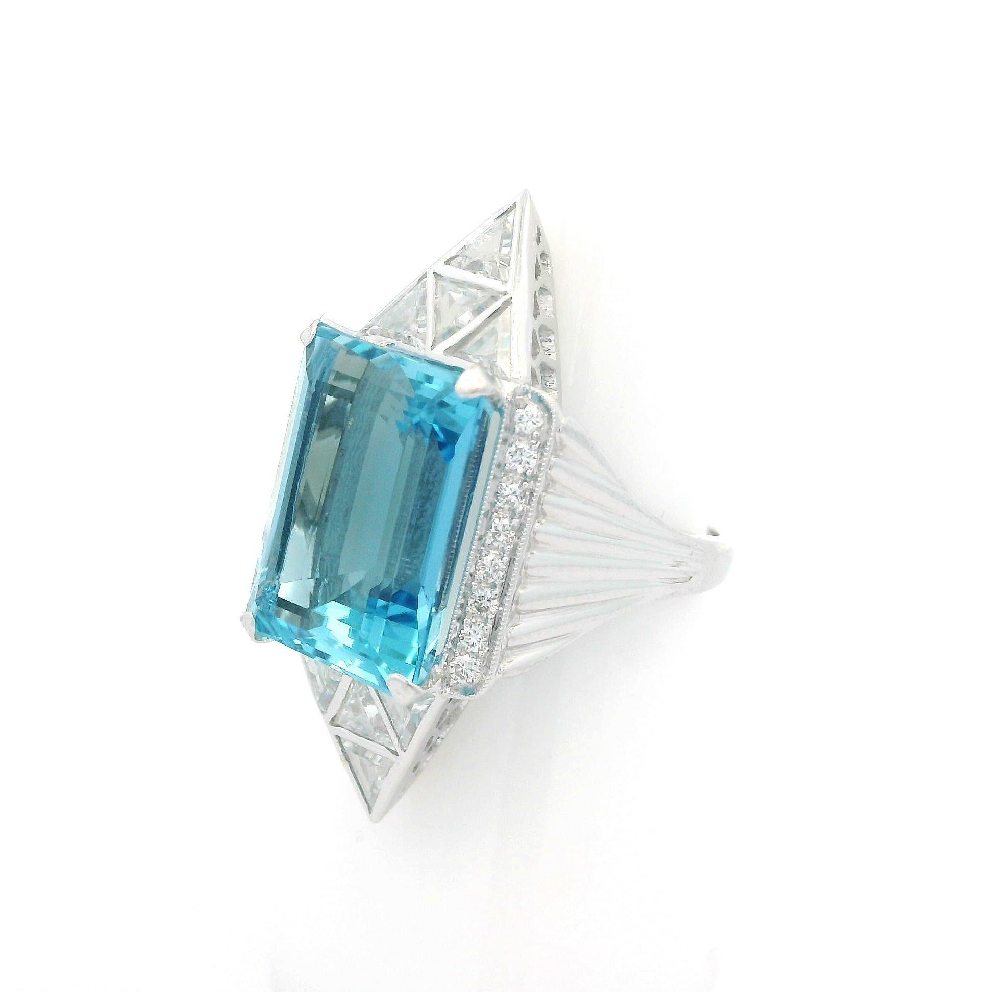 White Gold GIA 12.40ctw High Quality Aquamarine Trillion Diamond Geometric Ring For Sale 1