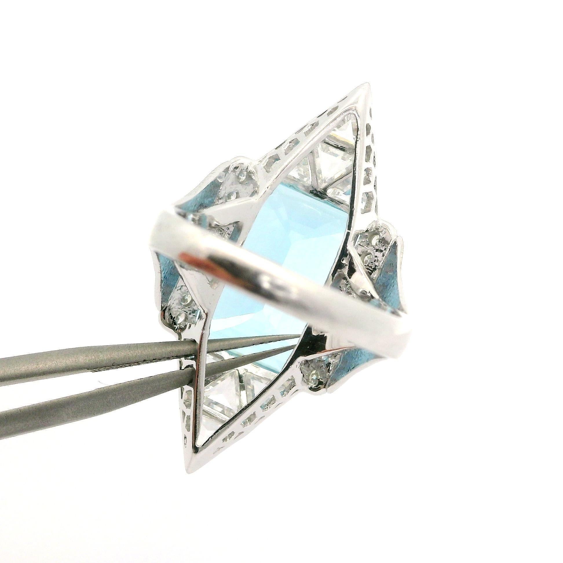 White Gold GIA 12.40ctw High Quality Aquamarine Trillion Diamond Geometric Ring For Sale 4
