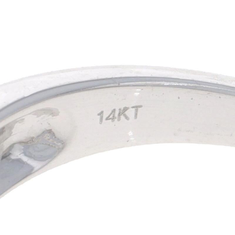 Anello con diamante verde aureolato in oro bianco - 14k rotondo da 0,50 ct. con trattamento curvilineo in vendita 2