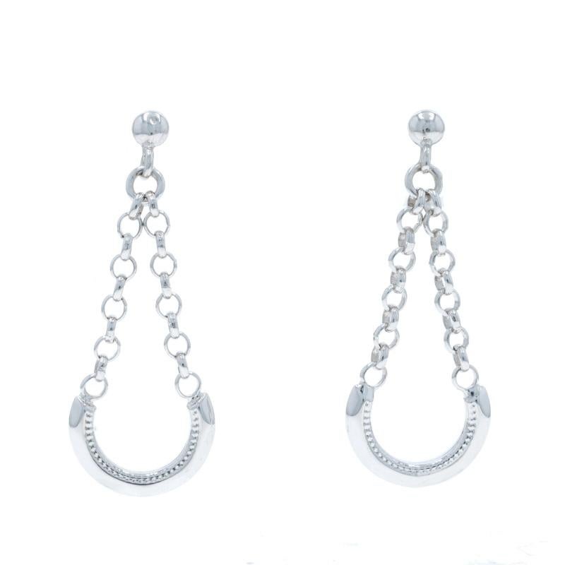 Contenuto del metallo: Oro bianco 14k

Stile: Pendente
Tema: Barra curva sospesa, goccia, catena

Misure

Altezza: 1 5/16